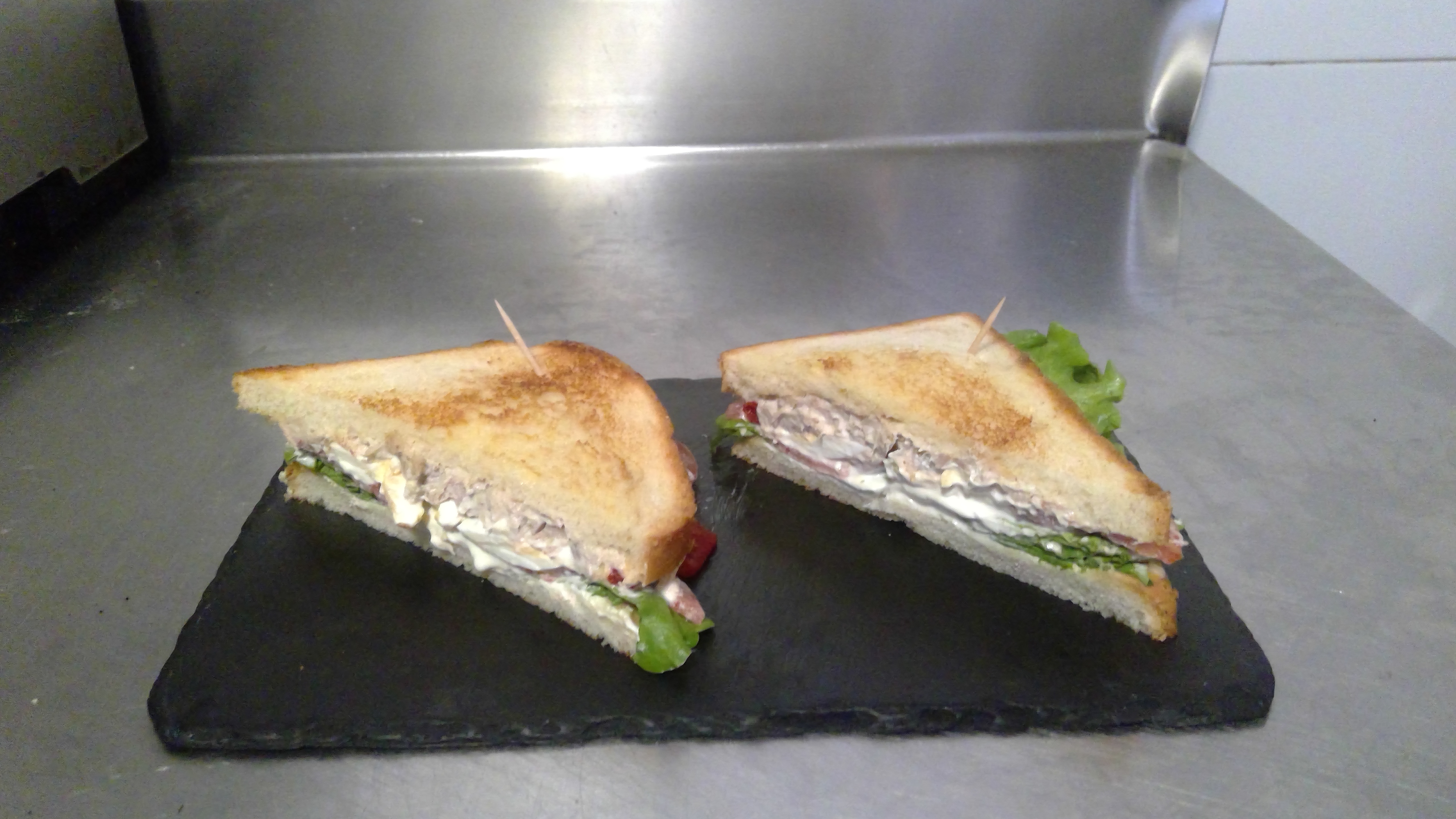 SandwichTostado normal vegetal bonito pimiento rojo